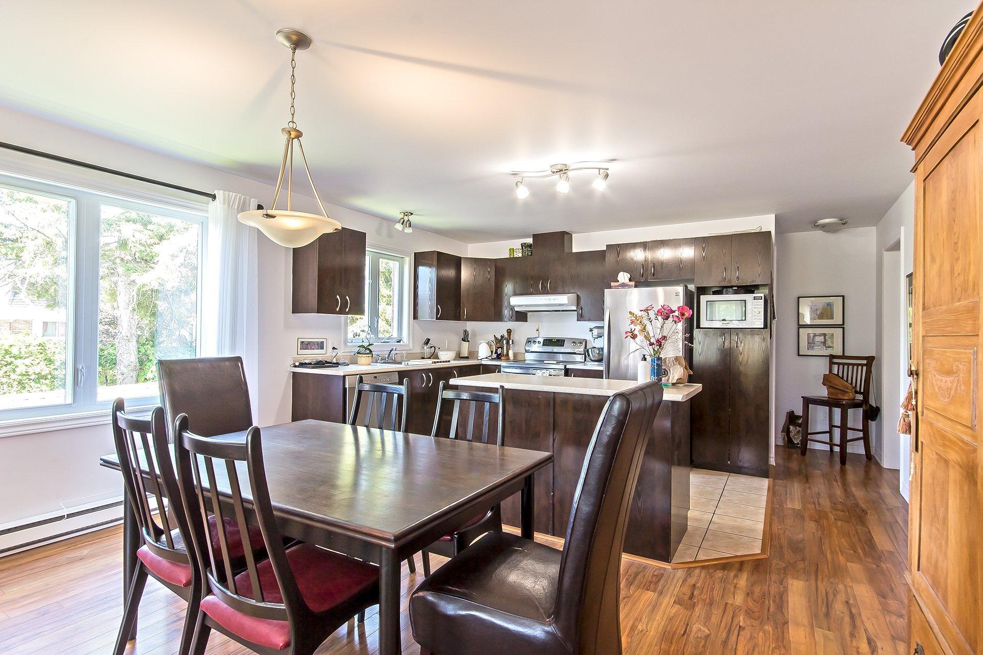 









26


Rue Décosse

,
Gatineau (Hull),




QC
J8Z1E6

