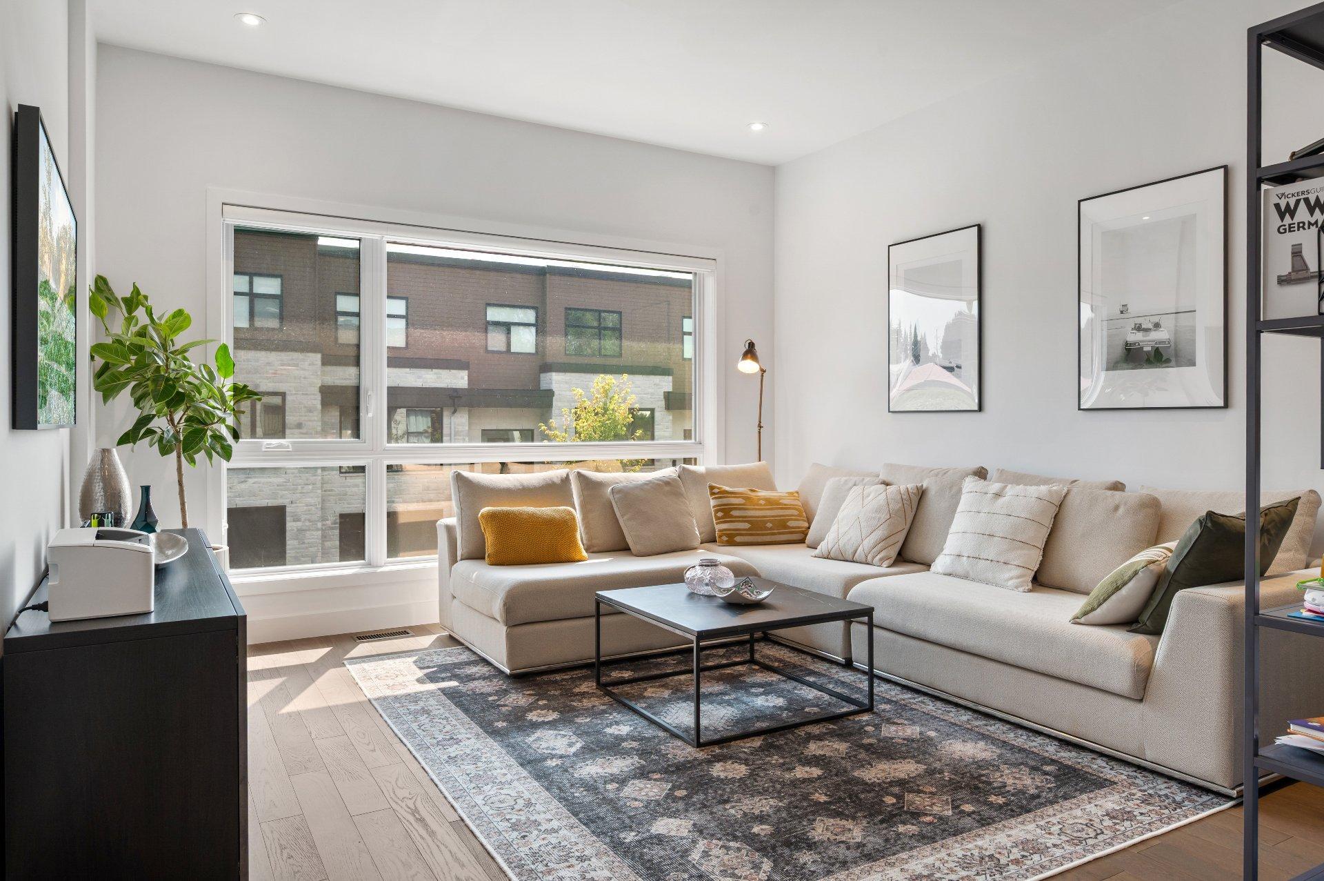 









494


Rue Des Groseilliers

,
Otterburn Park,




QC
J3H0J5

