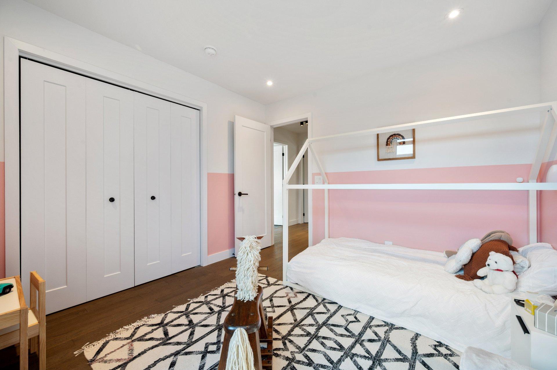 









494


Rue Des Groseilliers

,
Otterburn Park,




QC
J3H0J5

