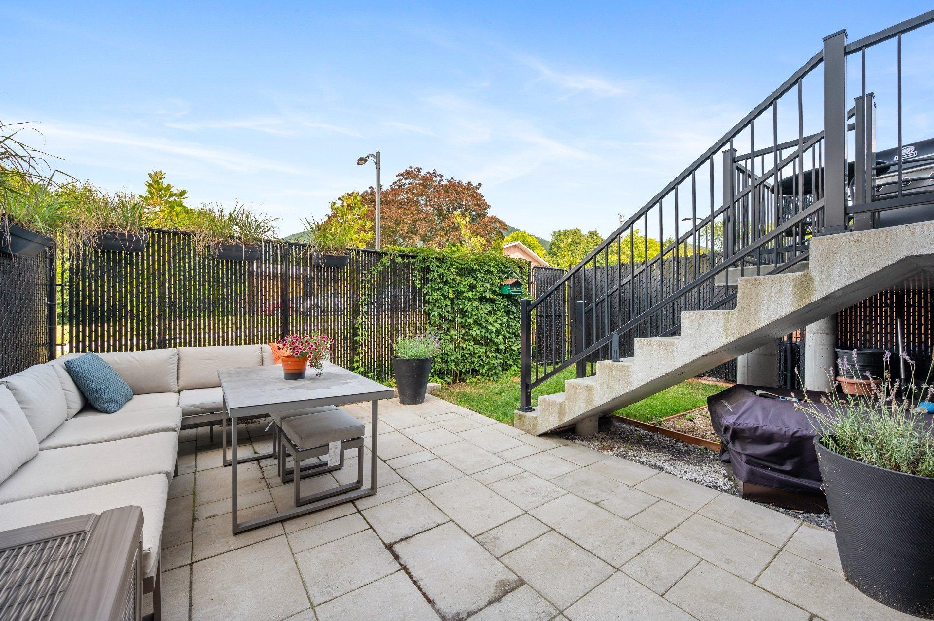 









494


Rue Des Groseilliers

,
Otterburn Park,




QC
J3H0J5

