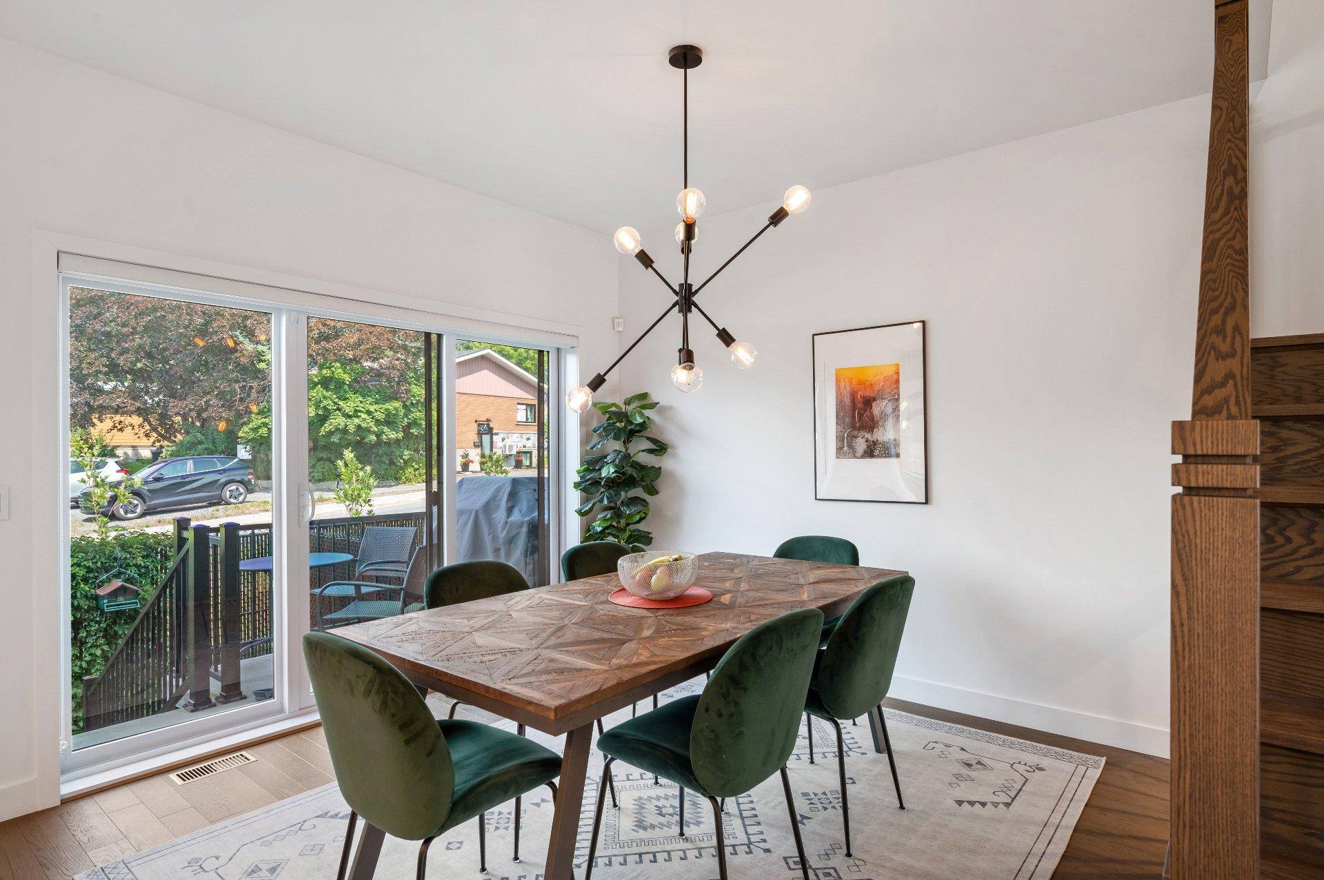 









494


Rue Des Groseilliers

,
Otterburn Park,




QC
J3H0J5

