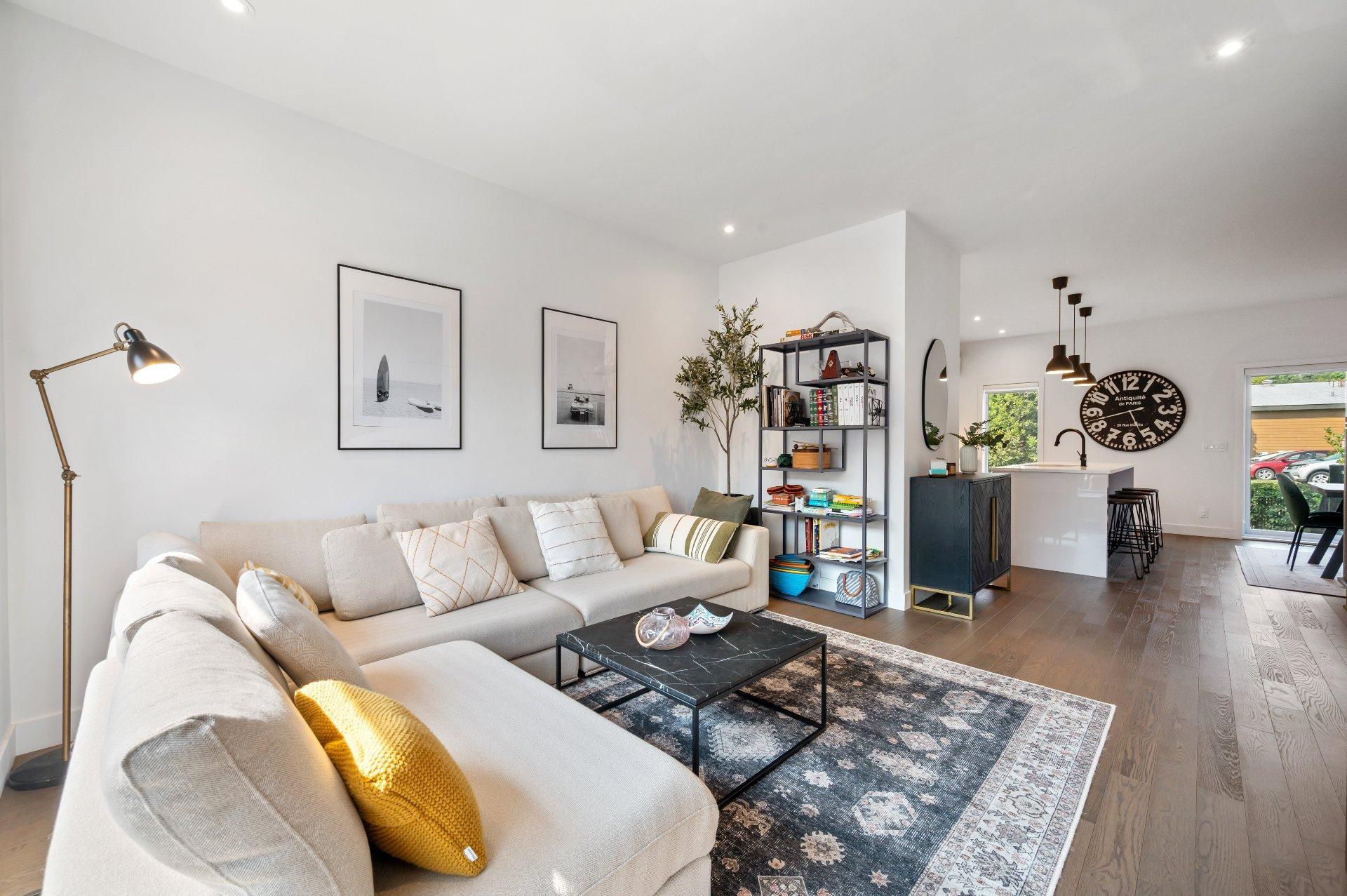 









494


Rue Des Groseilliers

,
Otterburn Park,




QC
J3H0J5

