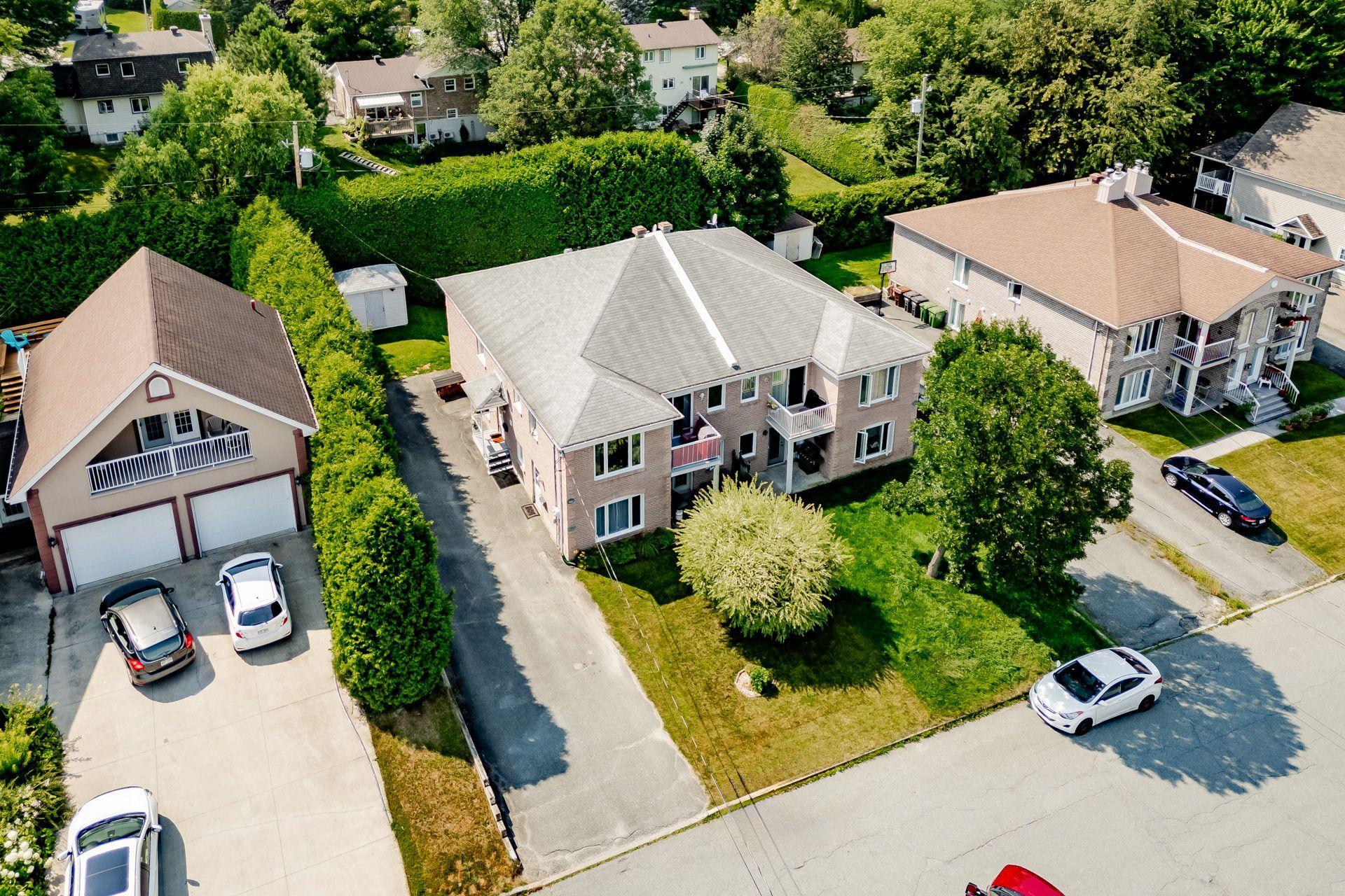 









1605

 - 1613


Rue de l'Ontario

,
Sherbrooke (Les Nations),




QC
J1J3T1

