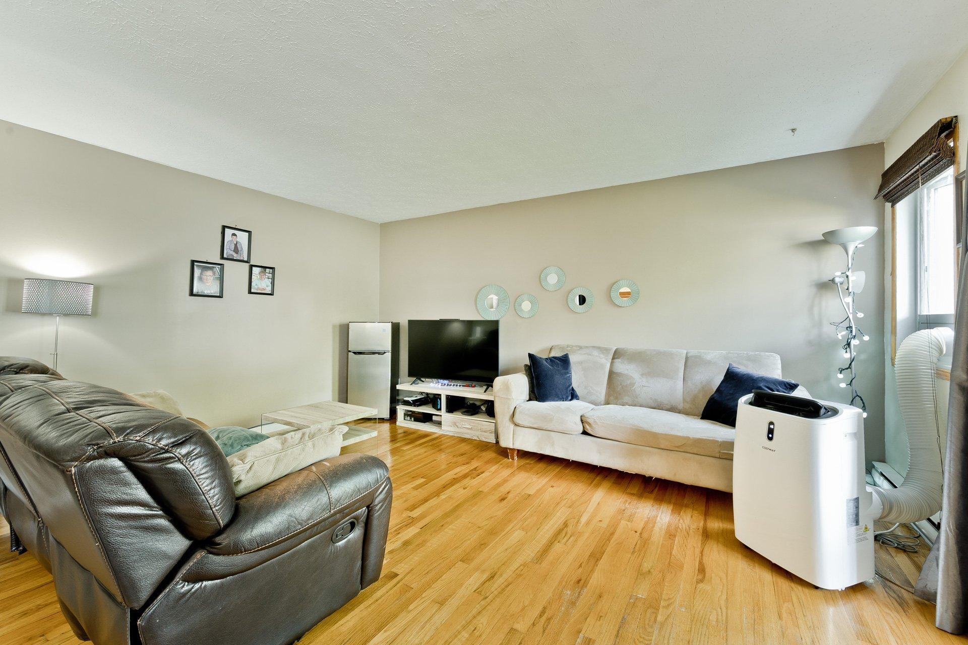 









1605

 - 1613


Rue de l'Ontario

,
Sherbrooke (Les Nations),




QC
J1J3T1

