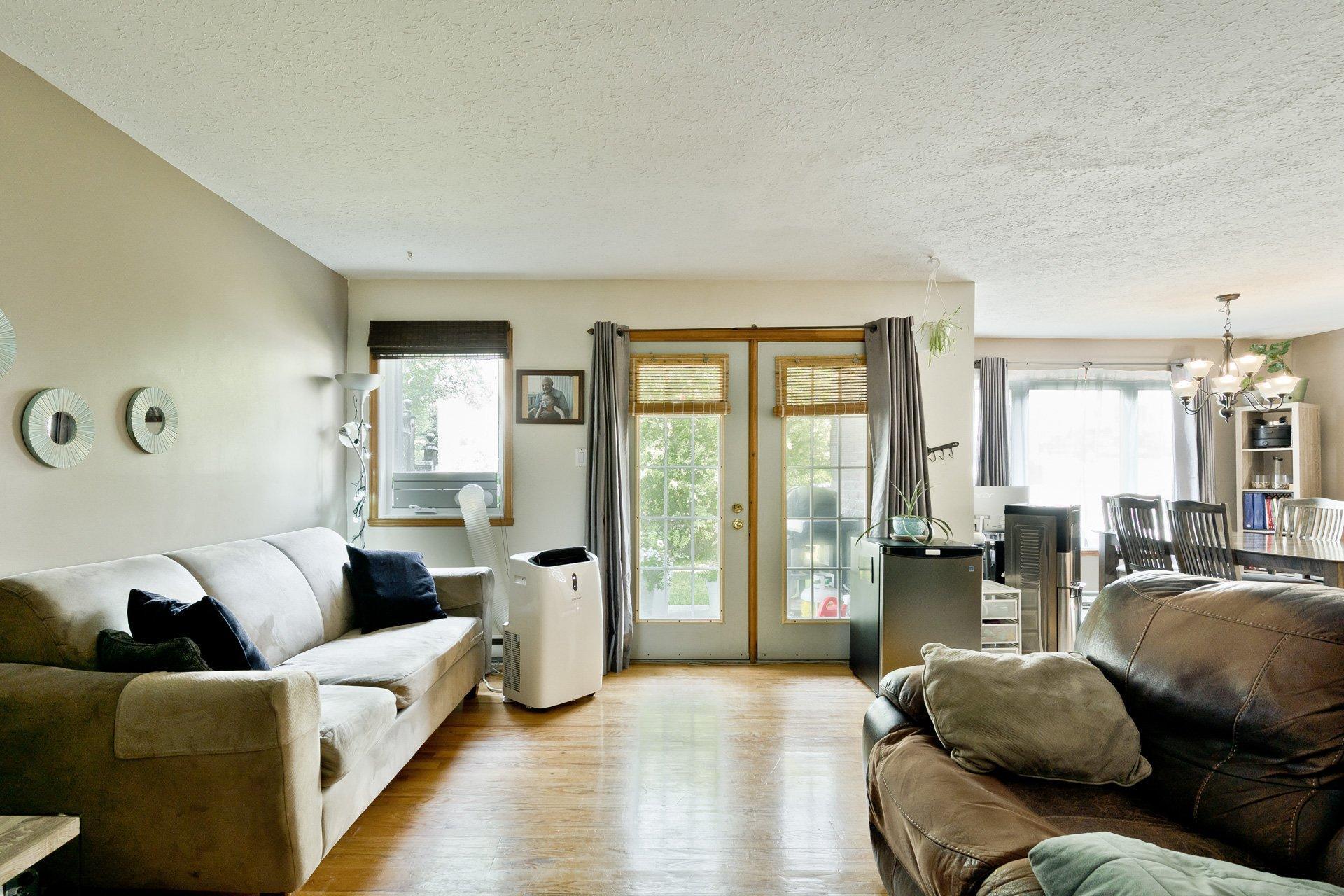 









1605

 - 1613


Rue de l'Ontario

,
Sherbrooke (Les Nations),




QC
J1J3T1

