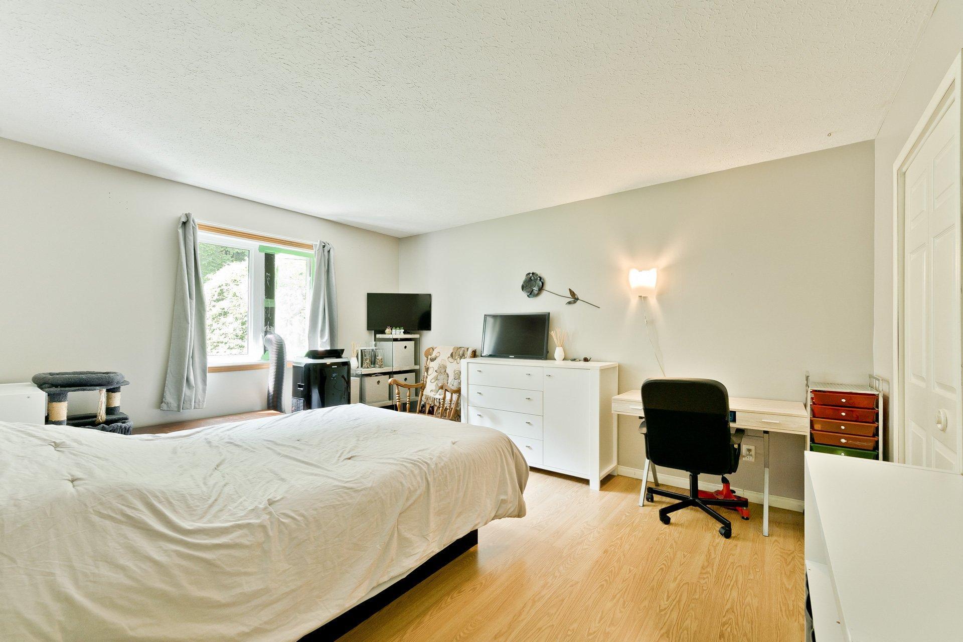 









1605

 - 1613


Rue de l'Ontario

,
Sherbrooke (Les Nations),




QC
J1J3T1

