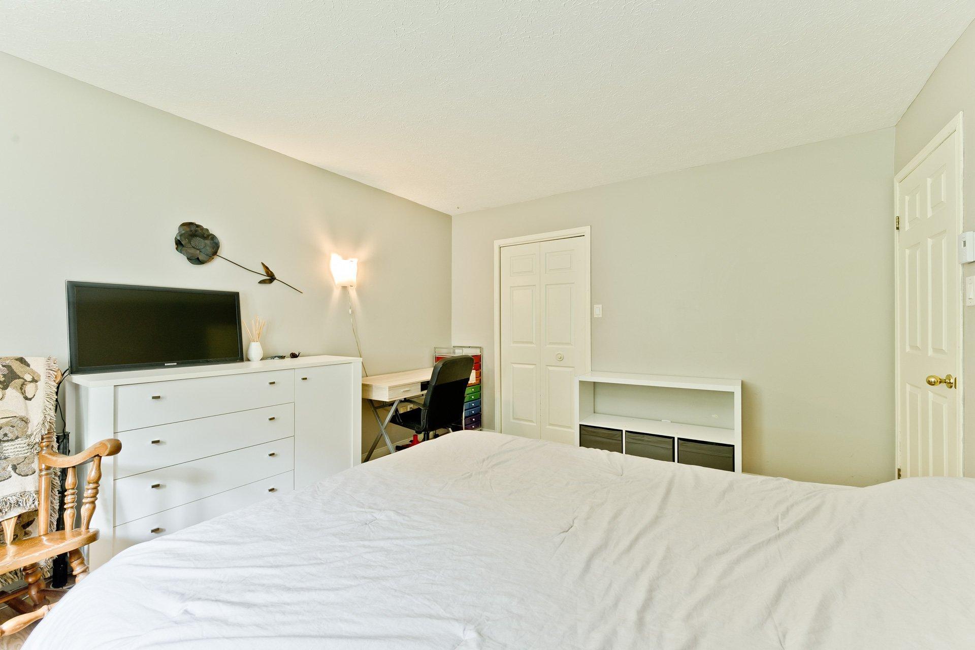 









1605

 - 1613


Rue de l'Ontario

,
Sherbrooke (Les Nations),




QC
J1J3T1


