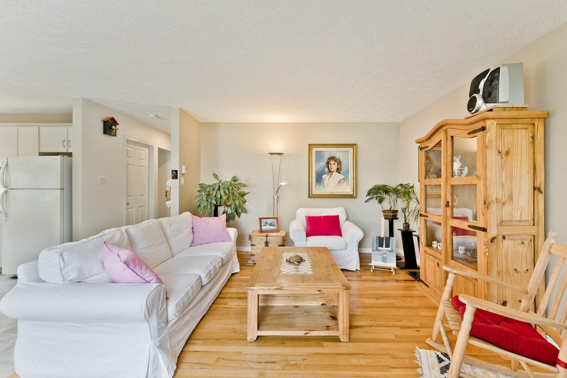 









1605

 - 1613


Rue de l'Ontario

,
Sherbrooke (Les Nations),




QC
J1J3T1

