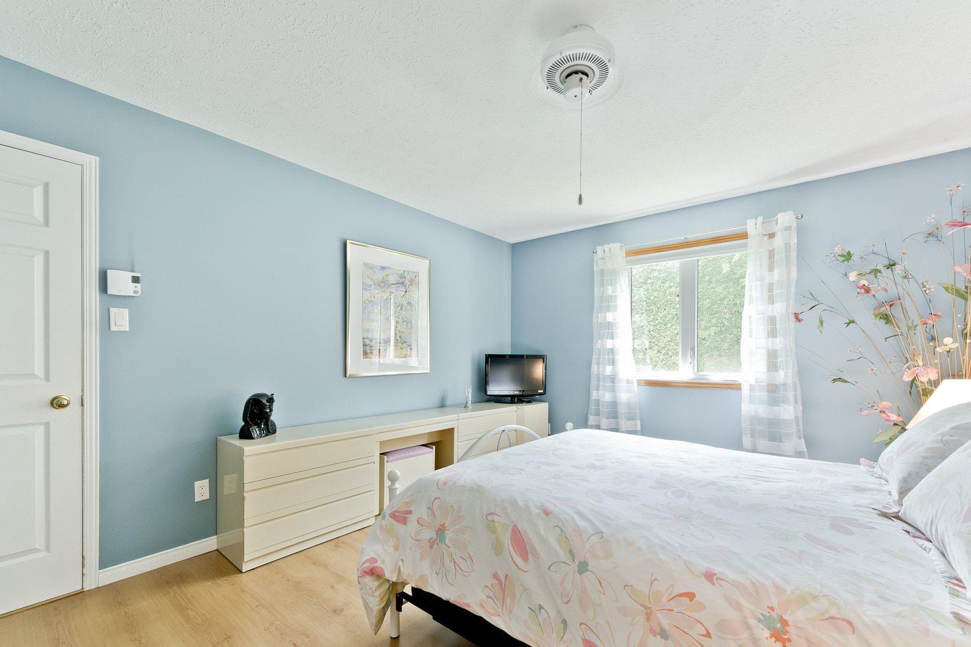 









1605

 - 1613


Rue de l'Ontario

,
Sherbrooke (Les Nations),




QC
J1J3T1

