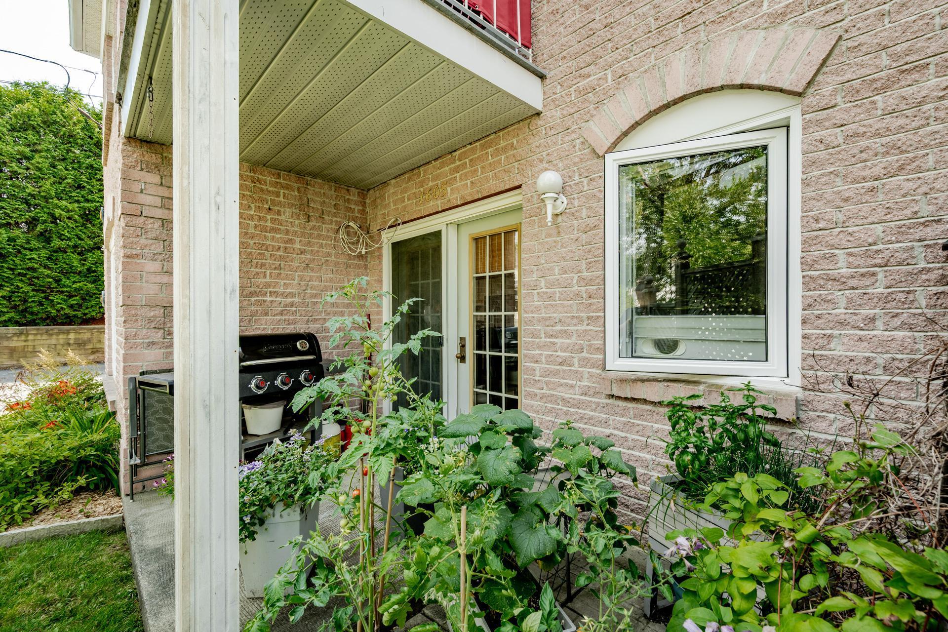 









1605

 - 1613


Rue de l'Ontario

,
Sherbrooke (Les Nations),




QC
J1J3T1

