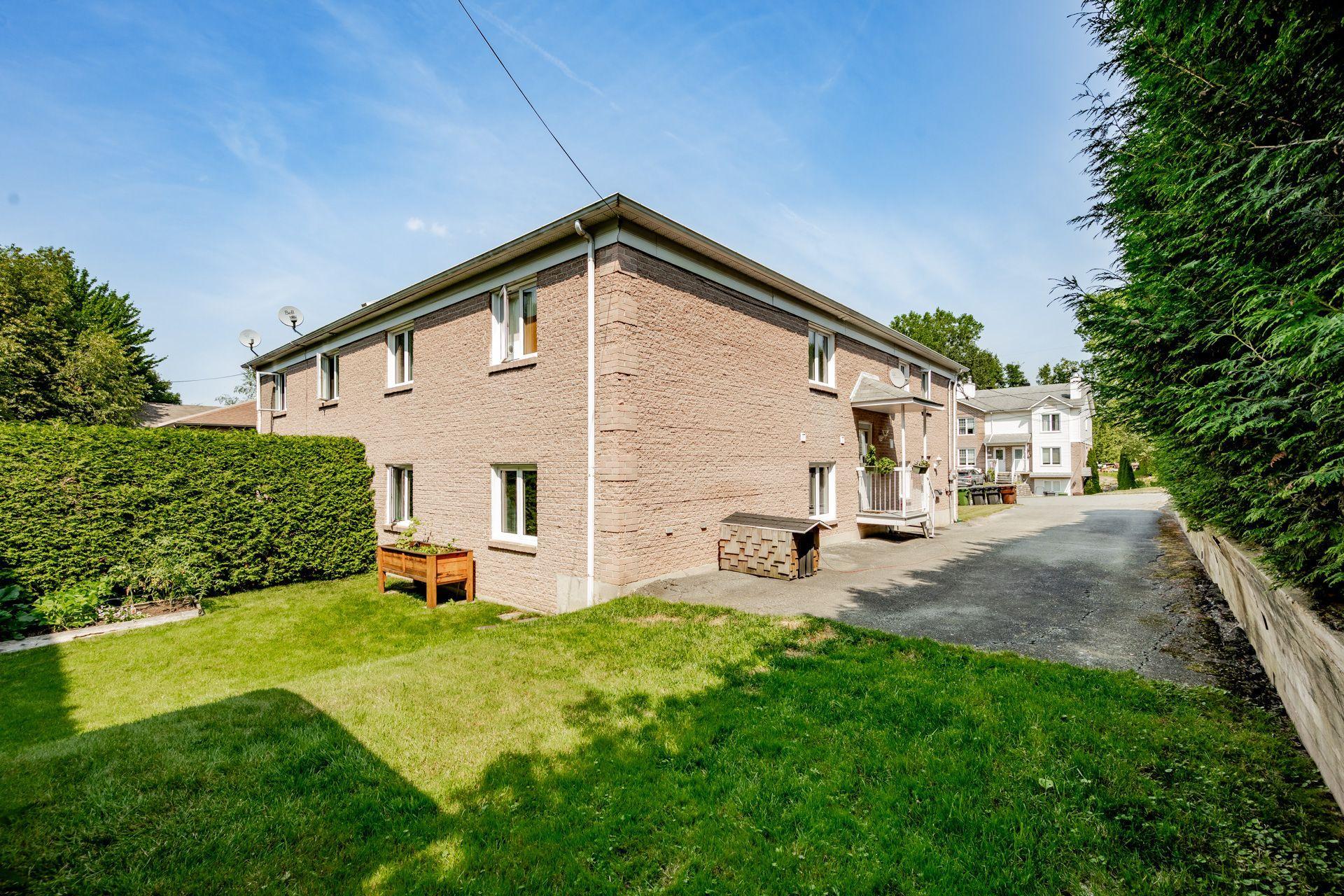 









1605

 - 1613


Rue de l'Ontario

,
Sherbrooke (Les Nations),




QC
J1J3T1


