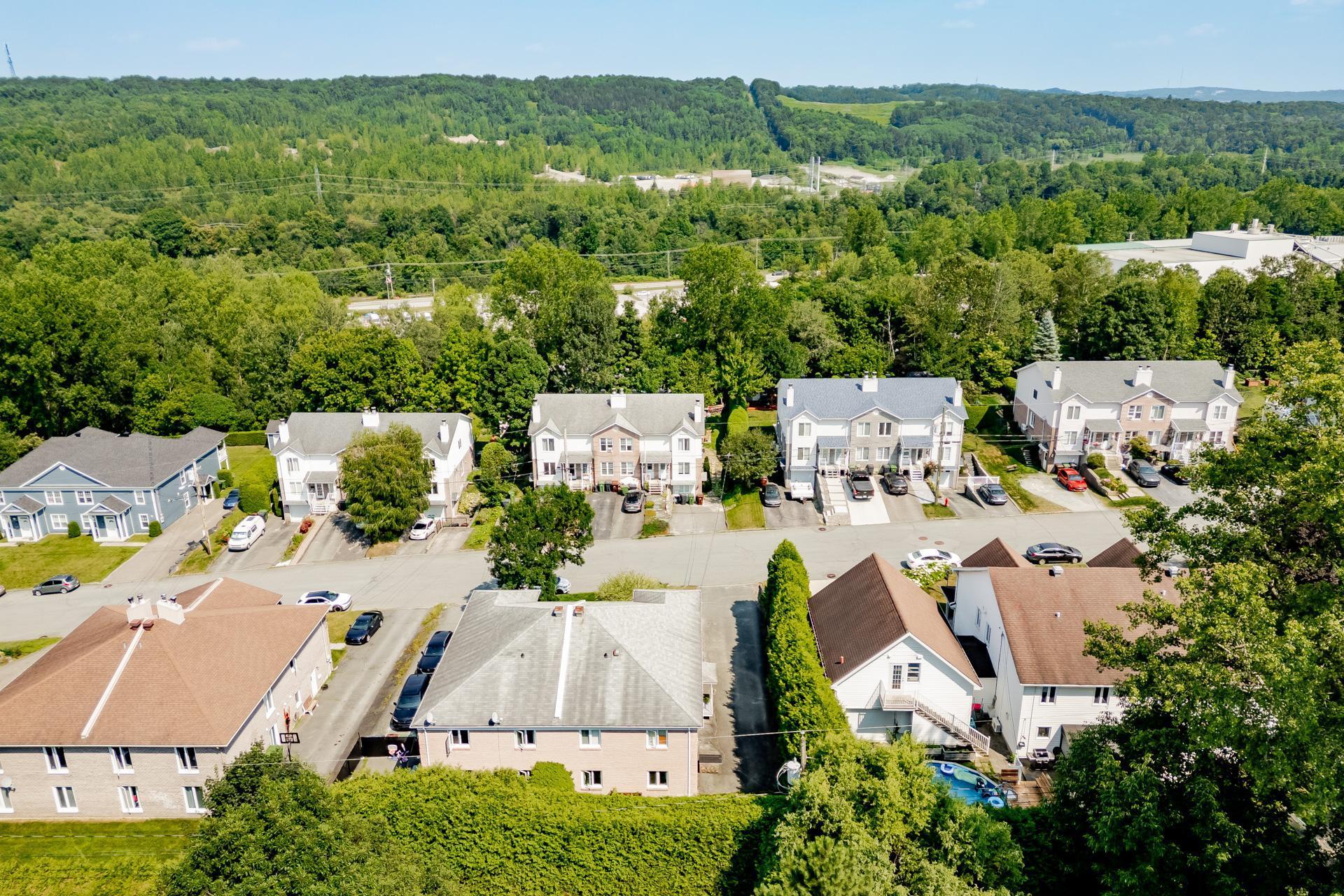 









1605

 - 1613


Rue de l'Ontario

,
Sherbrooke (Les Nations),




QC
J1J3T1

