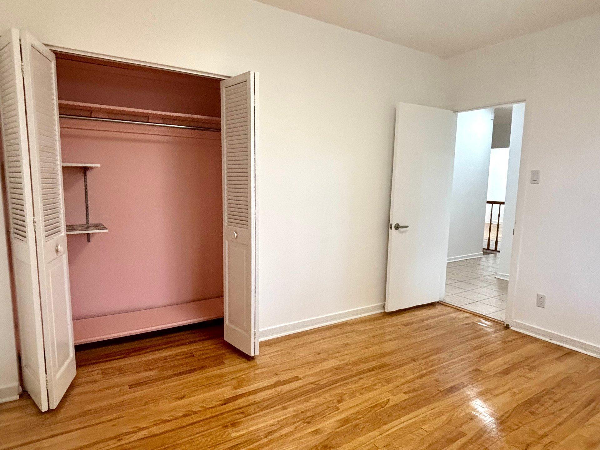 









440


Rue St-Aubin

,
Montréal (Saint-Laurent),




QC
H4M2J3

