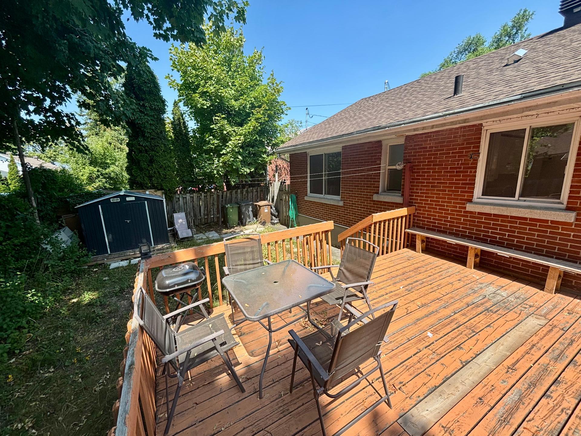 









440


Rue St-Aubin

,
Montréal (Saint-Laurent),




QC
H4M2J3

