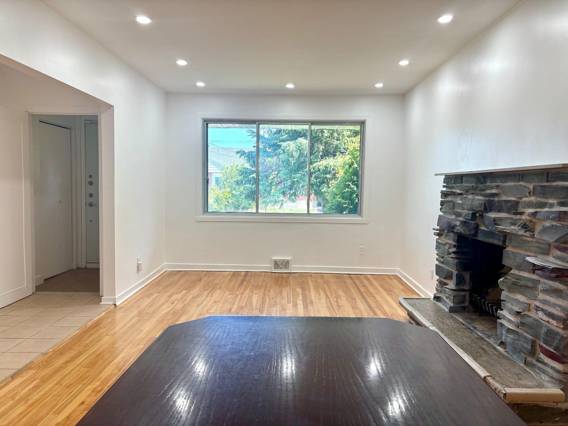 









440


Rue St-Aubin

,
Montréal (Saint-Laurent),




QC
H4M2J3


