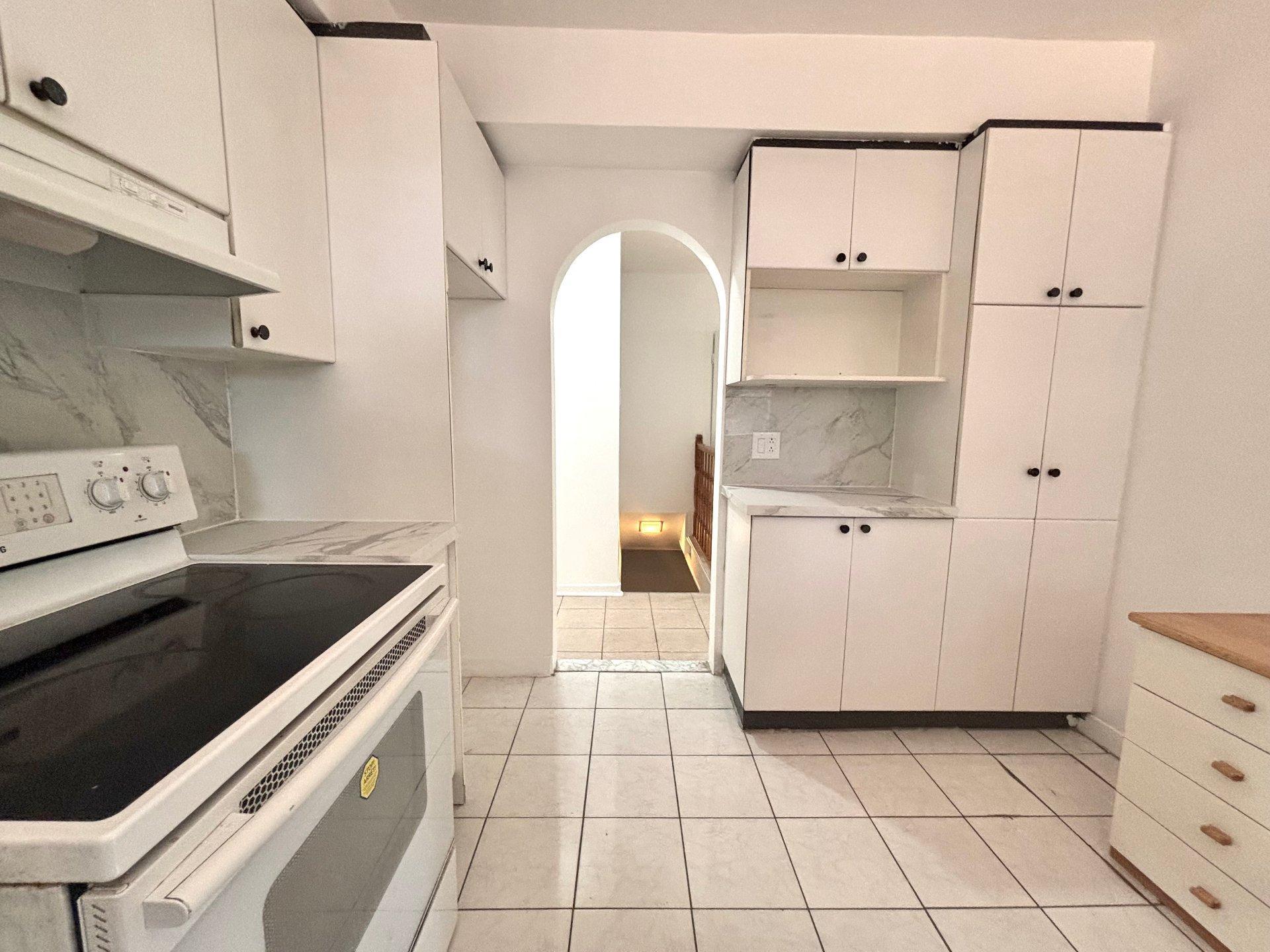 









440


Rue St-Aubin

,
Montréal (Saint-Laurent),




QC
H4M2J3

