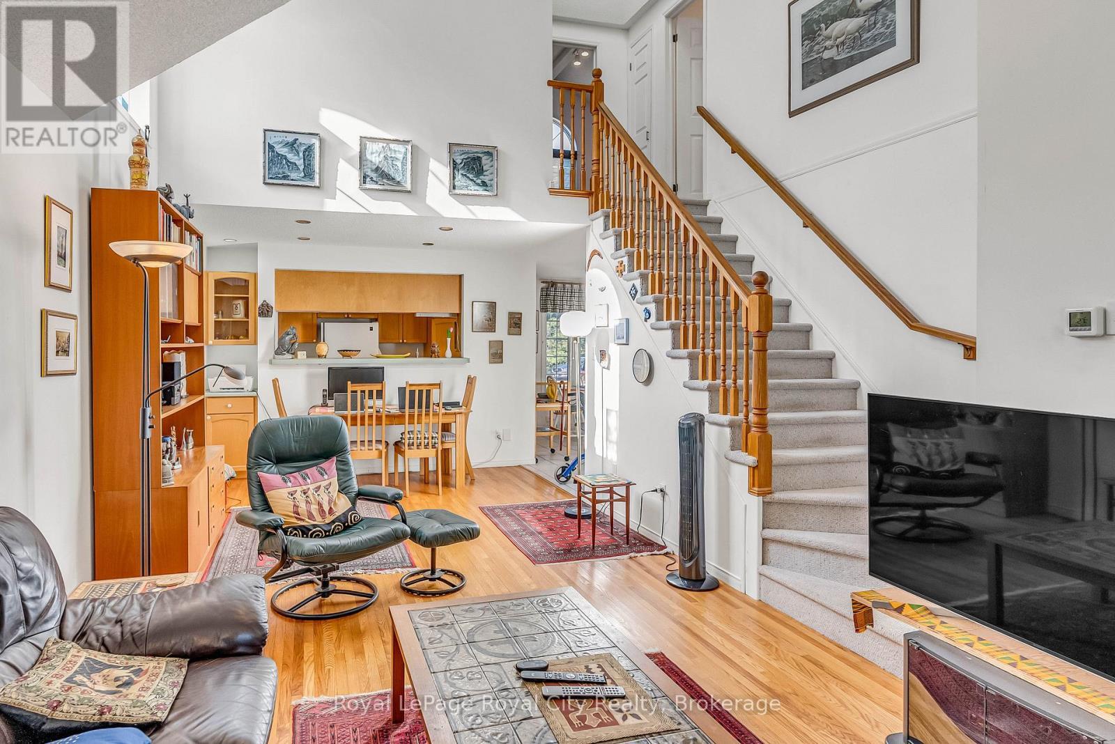 












61 WAXWING CRESCENT

,
Guelph (Kortright Hills),




Ontario
N1C1E3

