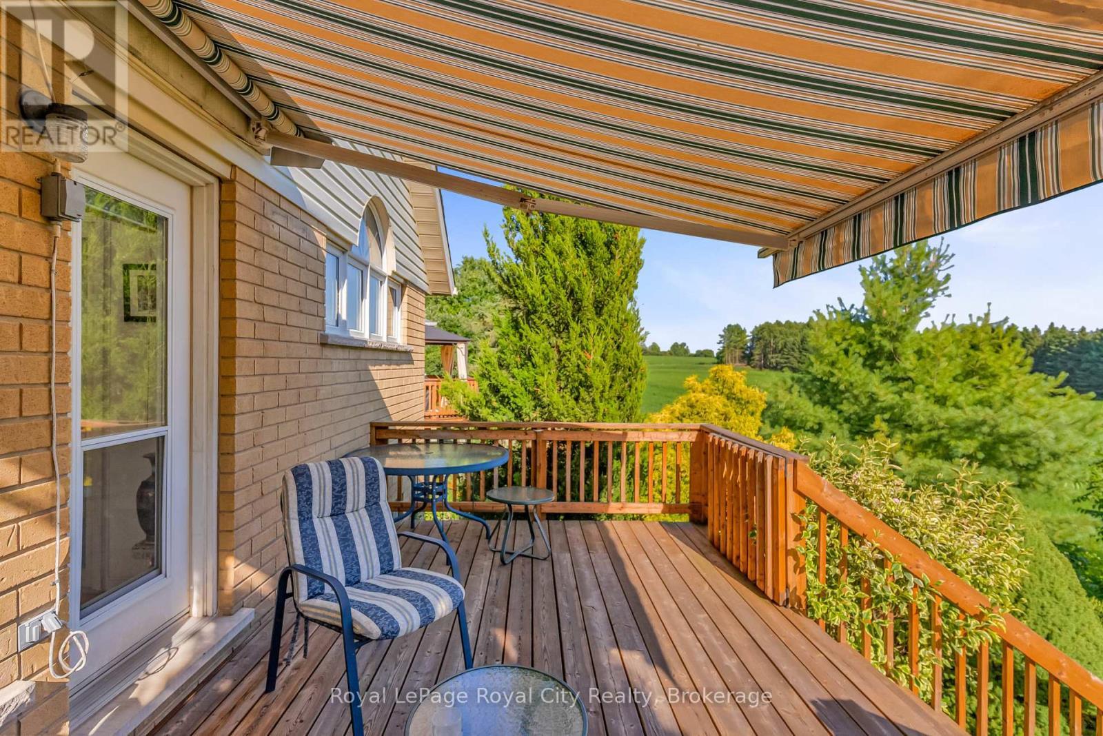 












61 WAXWING CRESCENT

,
Guelph (Kortright Hills),




Ontario
N1C1E3


