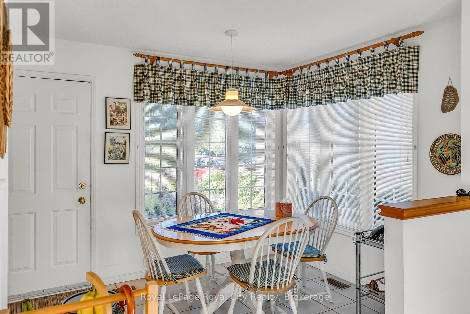 












61 WAXWING CRESCENT

,
Guelph (Kortright Hills),




Ontario
N1C1E3

