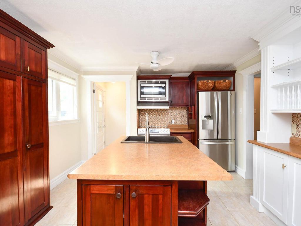 












27 Dartmoor Crescent

,
Bedford,




NS
B4A 2K6

