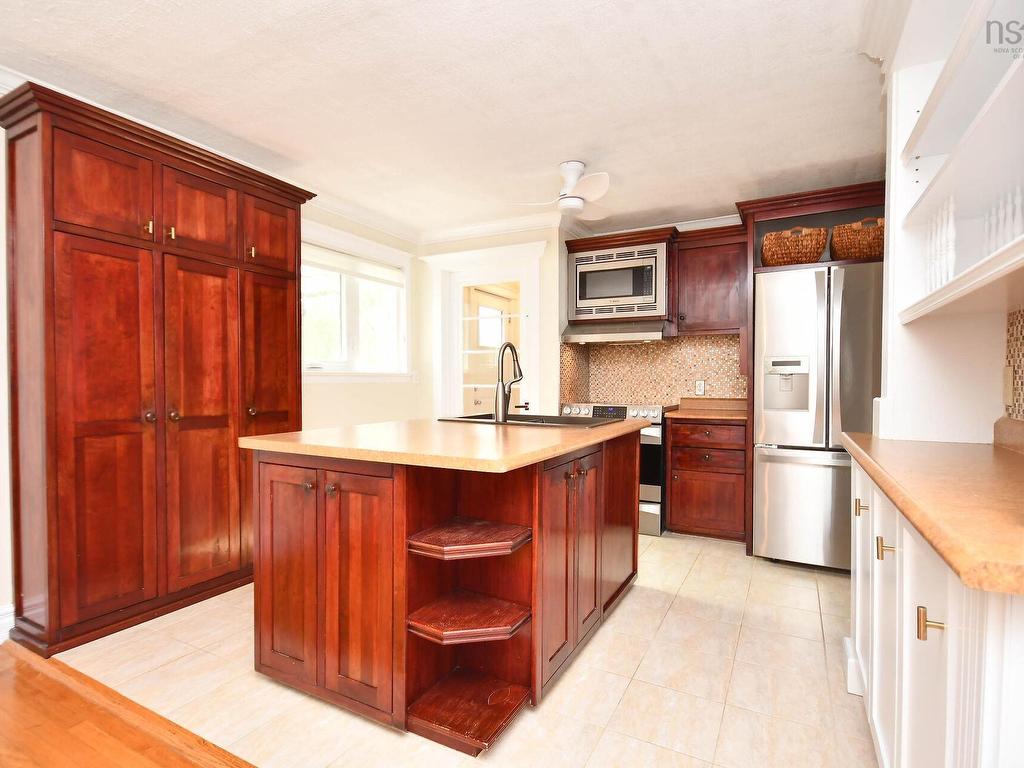 












27 Dartmoor Crescent

,
Bedford,




NS
B4A 2K6

