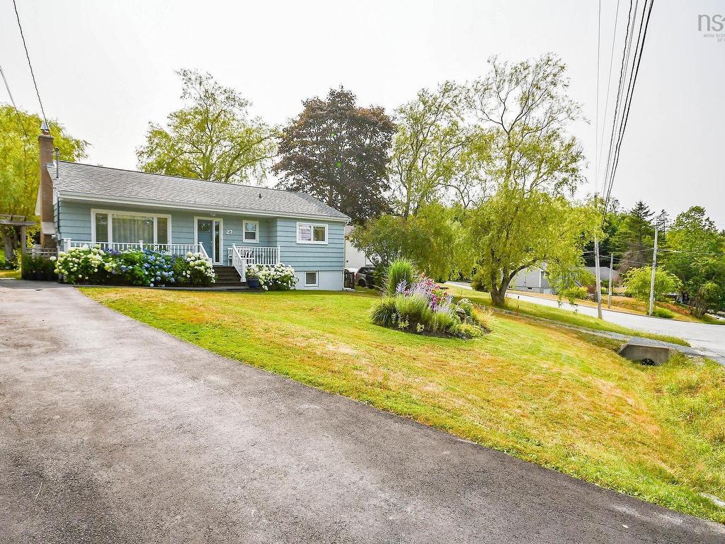 












27 Dartmoor Crescent

,
Bedford,




NS
B4A 2K6

