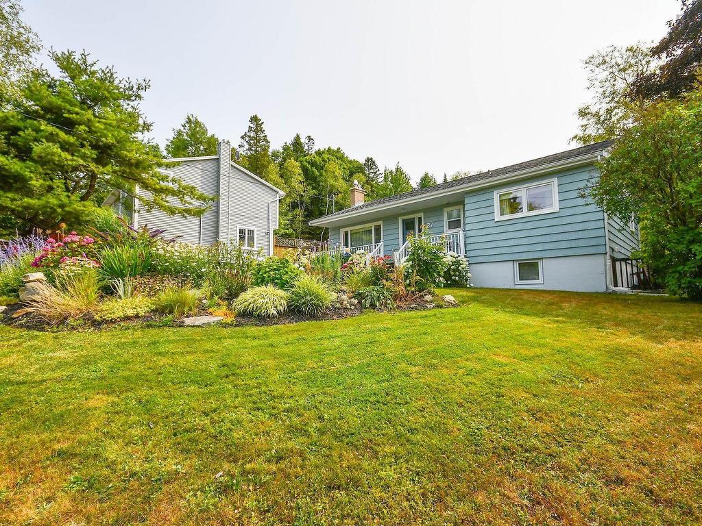 












27 Dartmoor Crescent

,
Bedford,




NS
B4A 2K6

