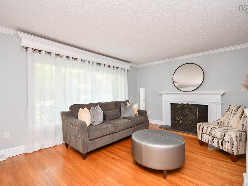 












27 Dartmoor Crescent

,
Bedford,




NS
B4A 2K6

