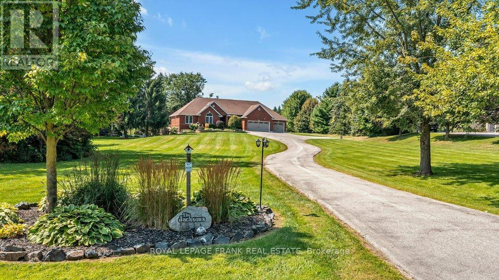 












11 CAWKERS COVE ROAD

,
Scugog (Port Perry),




Ontario
L9L1P4

