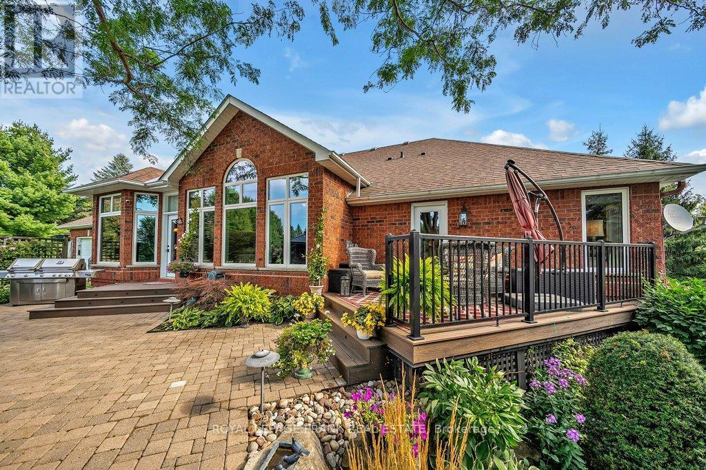 












11 CAWKERS COVE ROAD

,
Scugog (Port Perry),




Ontario
L9L1P4

