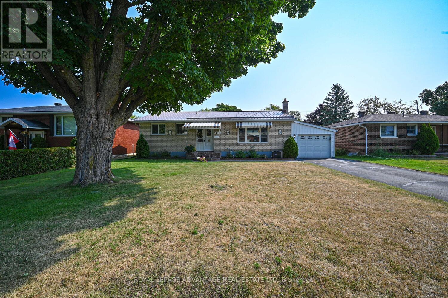 












245 ALLAN STREET

,
Smiths Falls,




Ontario
K7A4M9

