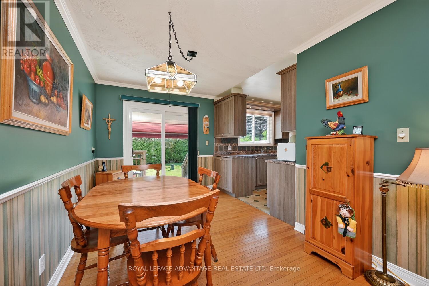 












245 ALLAN STREET

,
Smiths Falls,




Ontario
K7A4M9

