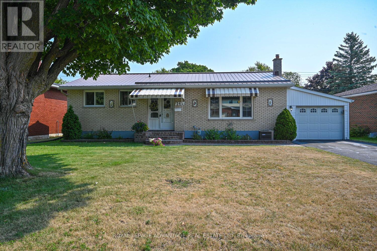 












245 ALLAN STREET

,
Smiths Falls,




Ontario
K7A4M9


