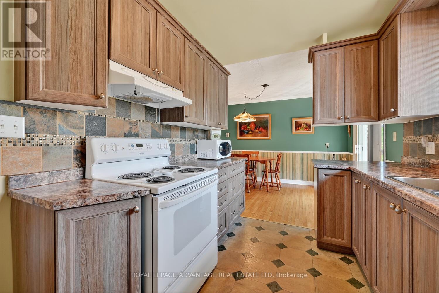 












245 ALLAN STREET

,
Smiths Falls,




Ontario
K7A4M9

