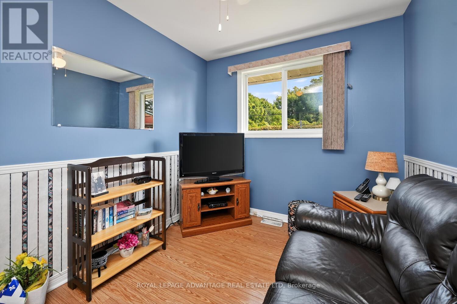 












245 ALLAN STREET

,
Smiths Falls,




Ontario
K7A4M9


