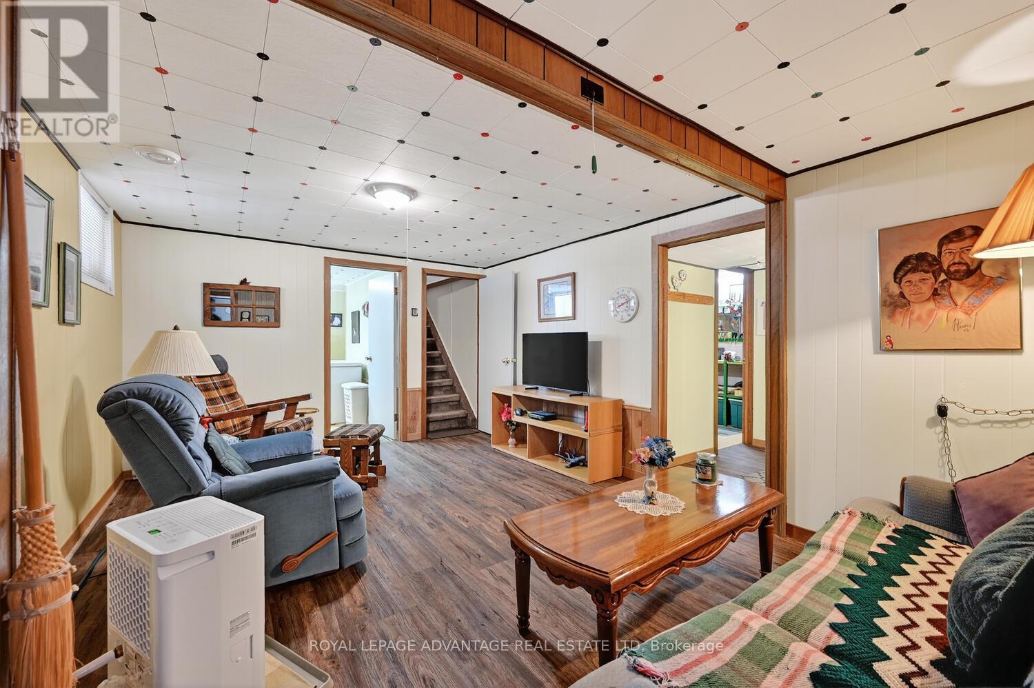 












245 ALLAN STREET

,
Smiths Falls,




Ontario
K7A4M9

