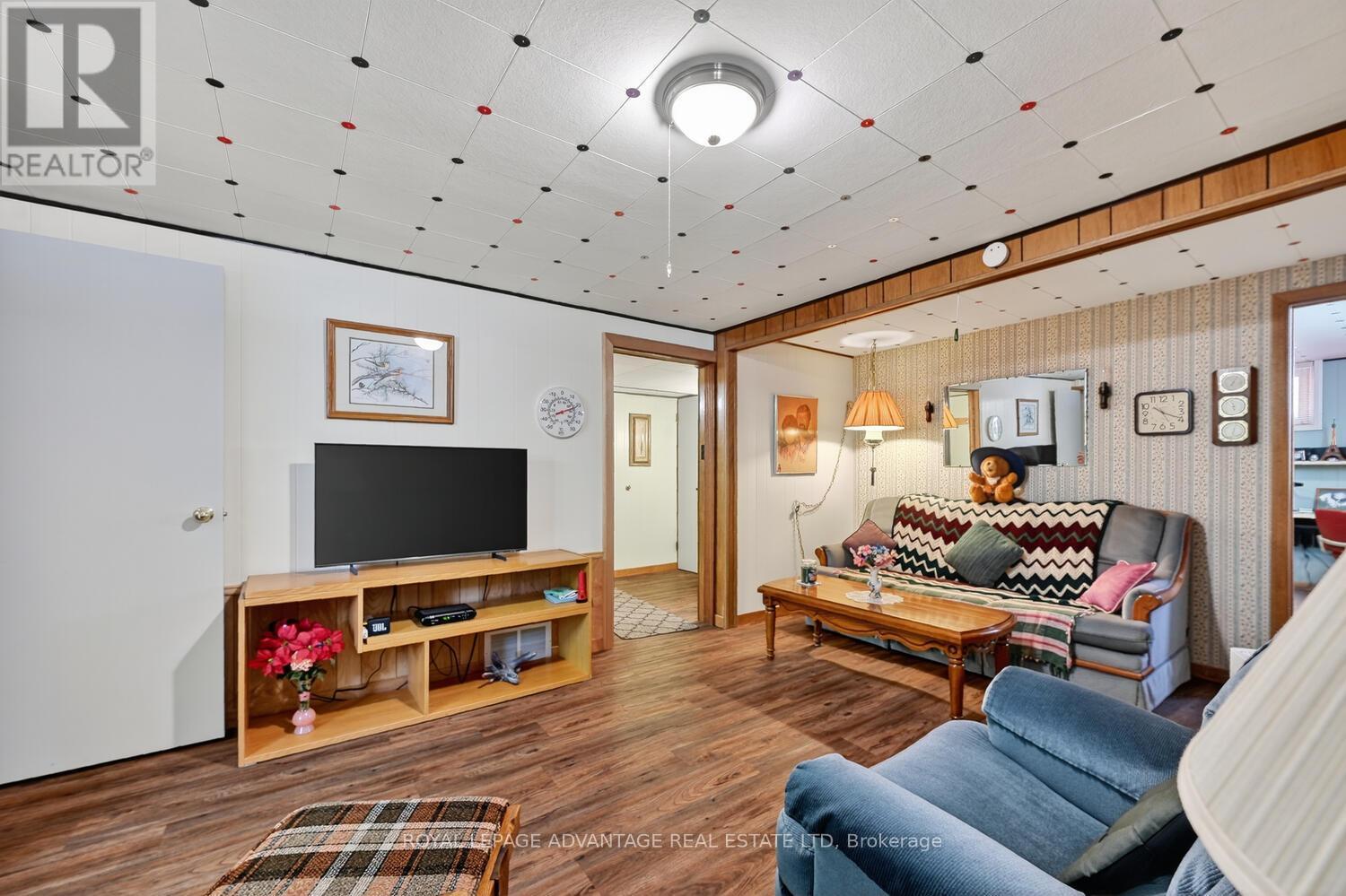 












245 ALLAN STREET

,
Smiths Falls,




Ontario
K7A4M9

