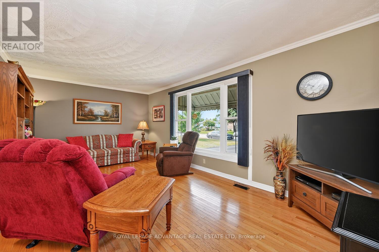 












245 ALLAN STREET

,
Smiths Falls,




Ontario
K7A4M9

