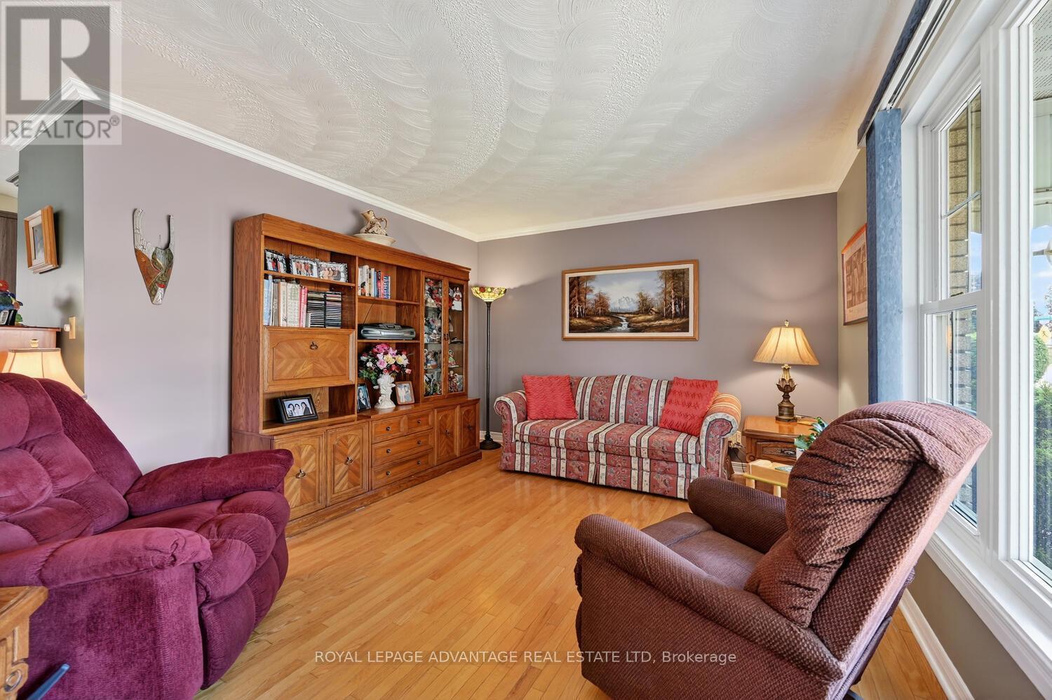 












245 ALLAN STREET

,
Smiths Falls,




Ontario
K7A4M9

