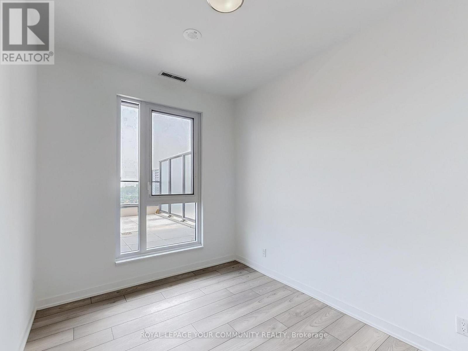 












517 - 285 DUFFERIN STREET

,
Toronto,




Ontario
M6K0J2

