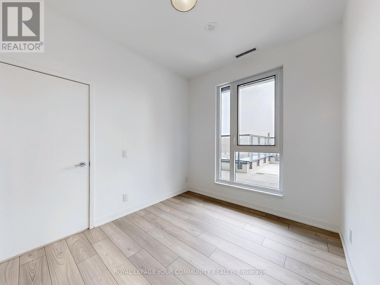 












517 - 285 DUFFERIN STREET

,
Toronto,




Ontario
M6K0J2

