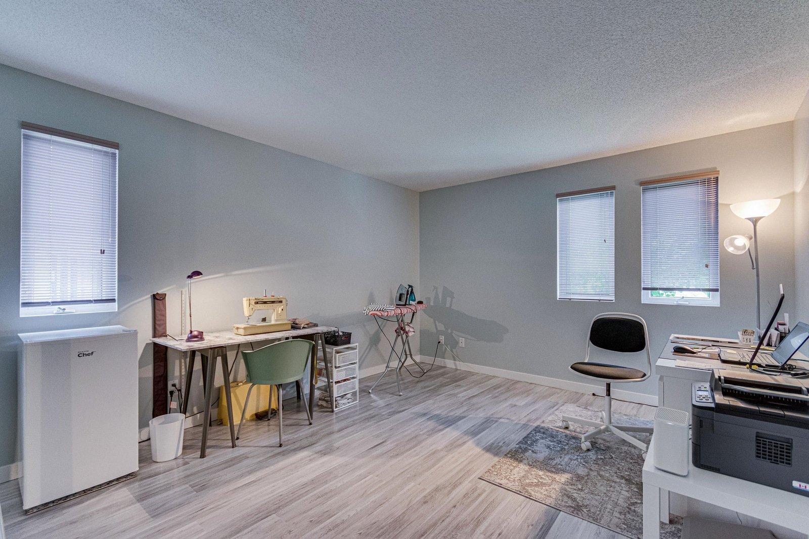 









19


Rue de l'Escalade

,
Gatineau (Hull),




QC
J8Z3N5

