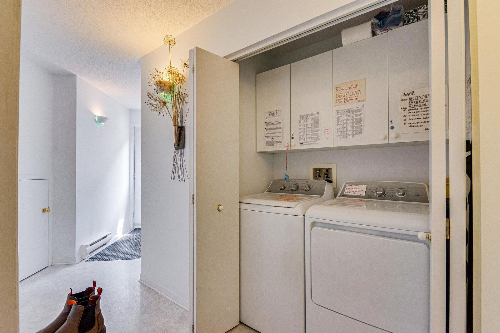 









19


Rue de l'Escalade

,
Gatineau (Hull),




QC
J8Z3N5

