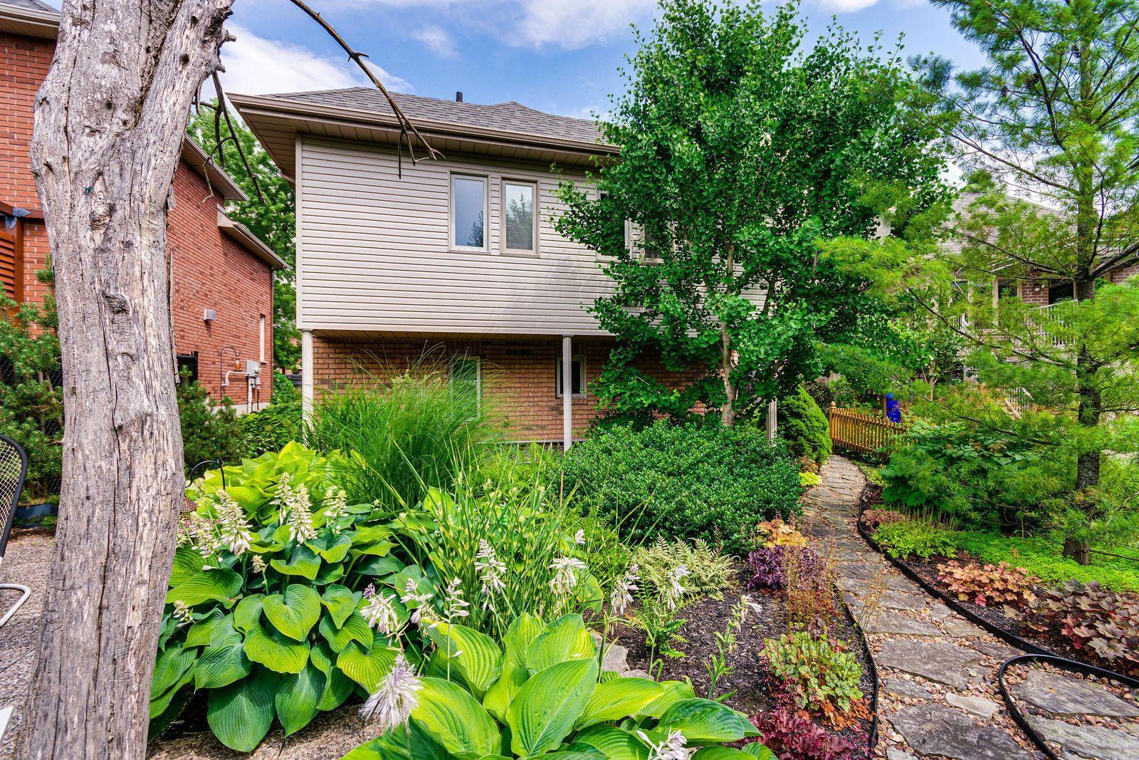 









19


Rue de l'Escalade

,
Gatineau (Hull),




QC
J8Z3N5

