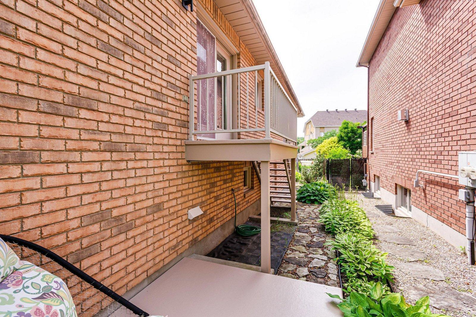 









19


Rue de l'Escalade

,
Gatineau (Hull),




QC
J8Z3N5

