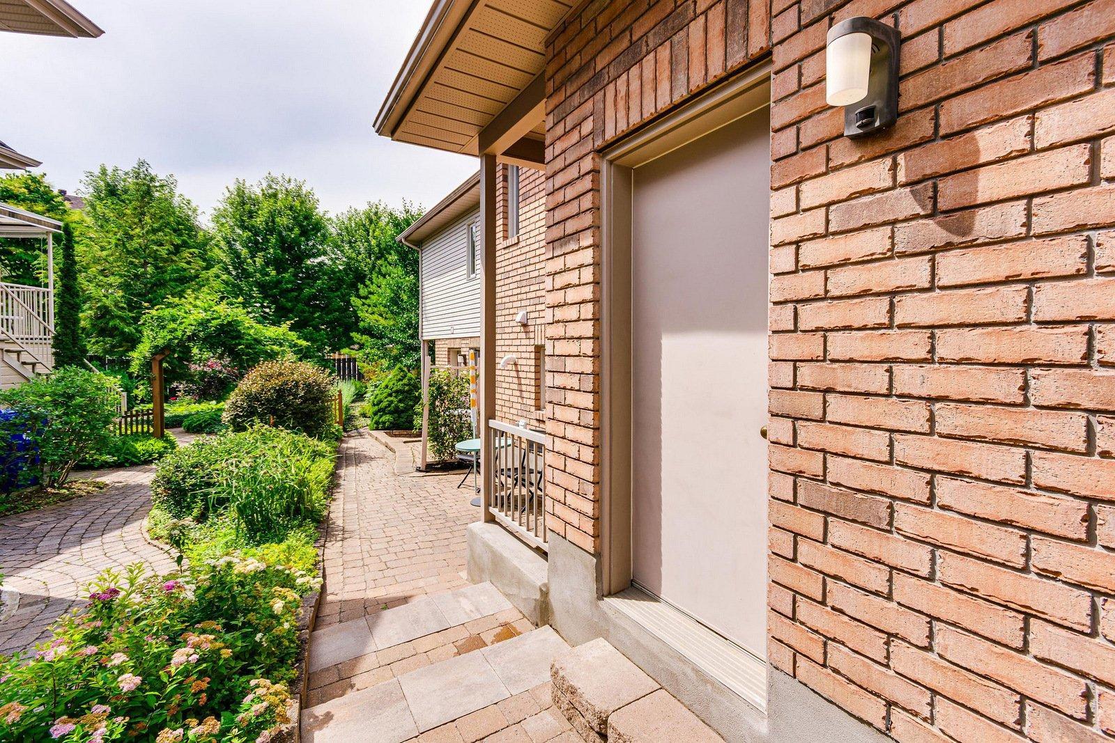 









19


Rue de l'Escalade

,
Gatineau (Hull),




QC
J8Z3N5

