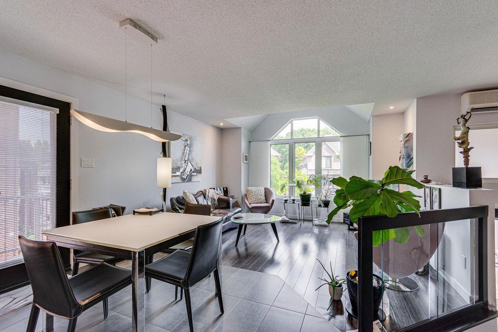 









19


Rue de l'Escalade

,
Gatineau (Hull),




QC
J8Z3N5

