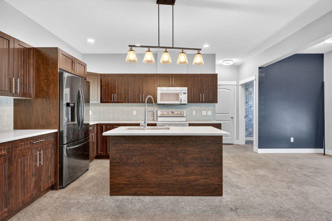 









2043


Elkridge

Drive,
West Kelowna,




BC
V4T 3K1

