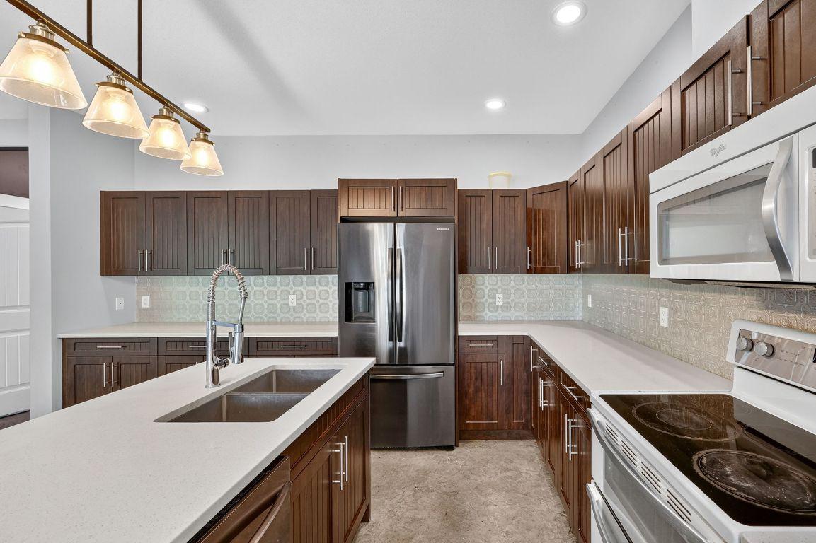 









2043


Elkridge

Drive,
West Kelowna,




BC
V4T 3K1

