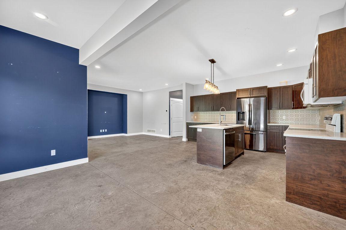 









2043


Elkridge

Drive,
West Kelowna,




BC
V4T 3K1


